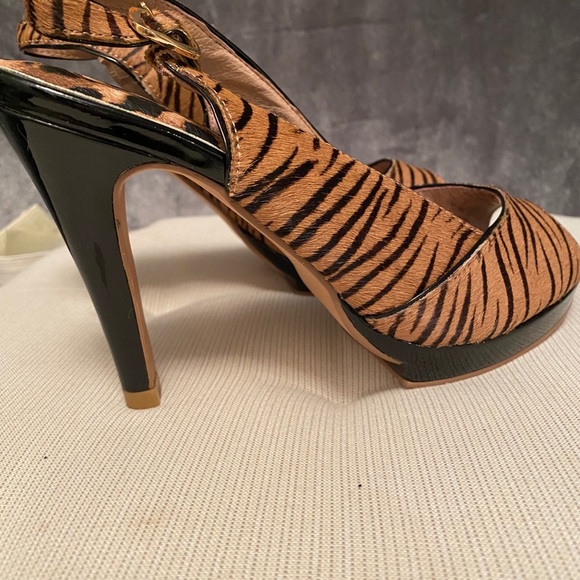 Leopard Calf Hair heels - Picture 2 of 3